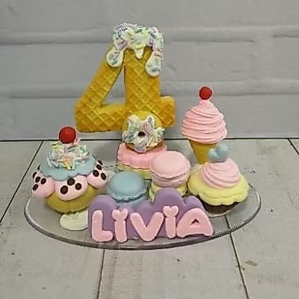 Vela em biscuit Confeitaria Envio 15 dias úteis.
