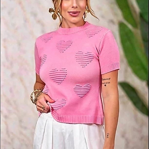 Blusa Feminina Tricô Modal Coração em Relevo Manga Curta