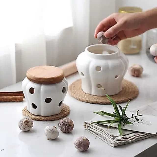 Porta Alho Porcelana Ceramica Branca Com Tampa Bambu Porta Condimentos