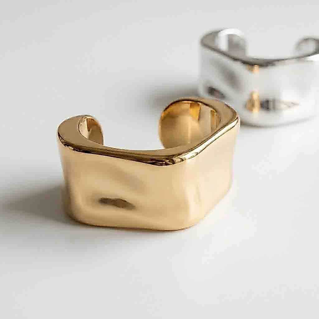 Pulseira Feminina Larga de Plástico e Metal Design Minimalista Estilo Coreano Acessório Tendência