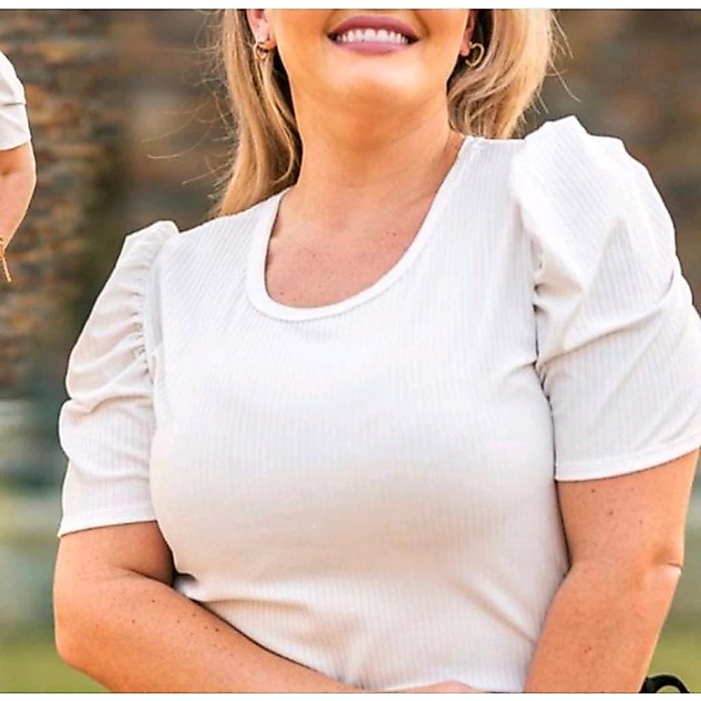 Blusa Feminina Bufante Princesa Blusinha Manga Curta Canelada Princesa Tamanho G e GG