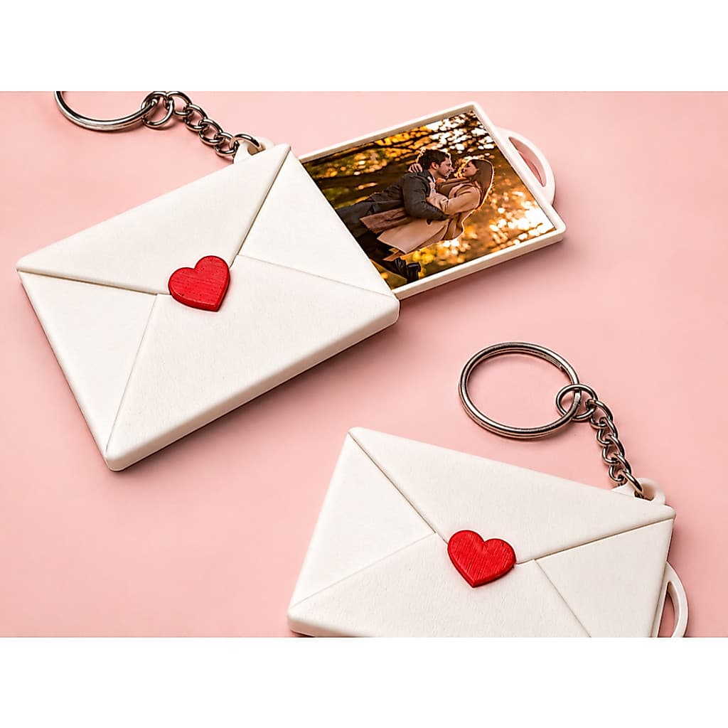 Chaveiro Envelope Personalizado com Foto Retrátil Porta Retrato Mini Carta Amor Romântico Casal Namorados