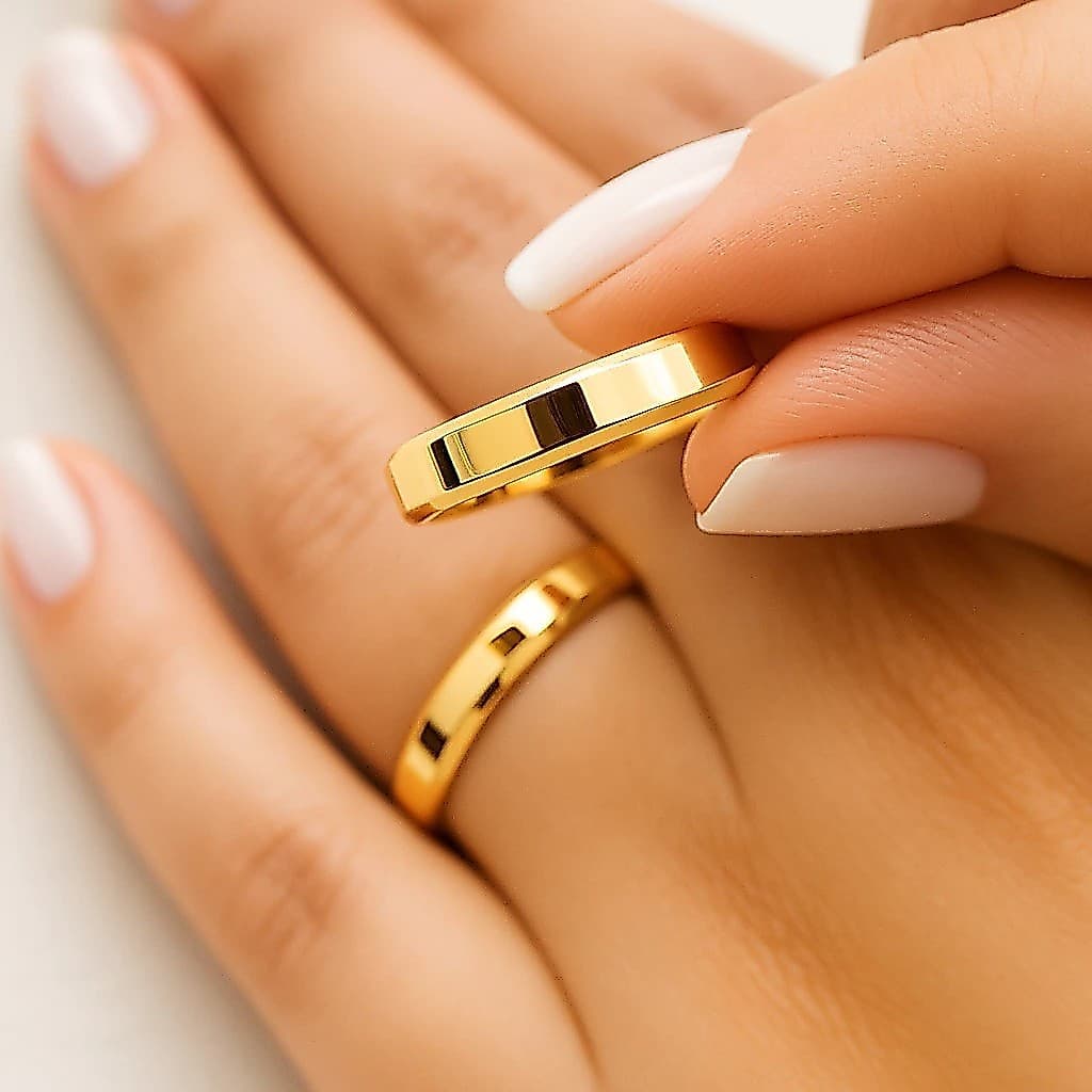 Par Aliança e Anel Solitário 4MM fina Noivado Casamento compromisso 100% em moeda cor de ouro 18k