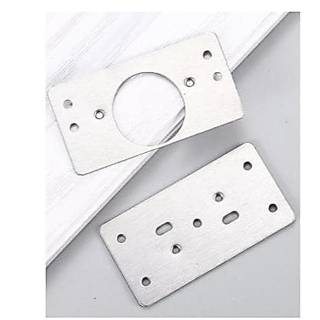 Placa de reparo universal para fixação de dobradiças de portas de armários