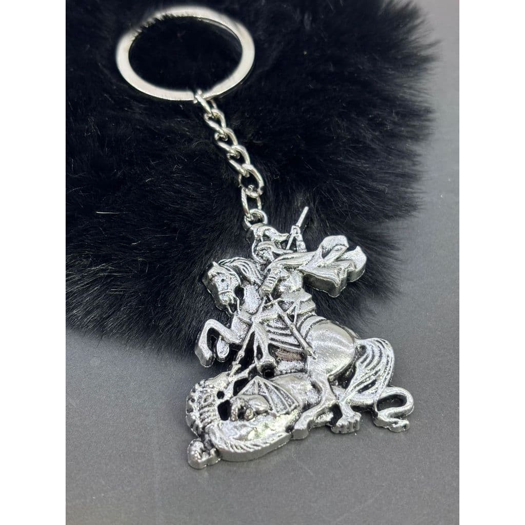 Chaveiro São Jorge em Metal rico em detalhe