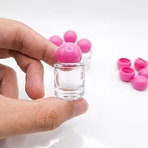 10/30 Mini Frasco em Vidro 5ml Tampa Bola Rosa R13 410 Para Perfumes, Essência, Óleo