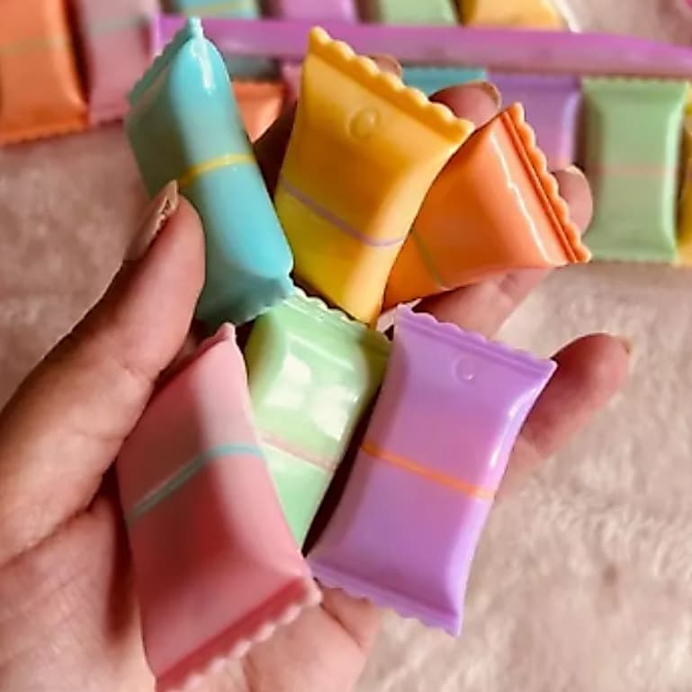 Marca-Texto Bala Kawaii 🍬 – 6 Cores | Fofo e Criativo