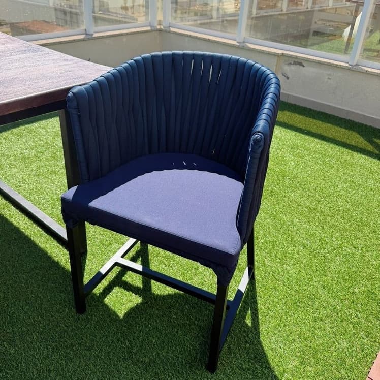 Cadeira Luxo Avulsa em Alumínio Premium Resistente ao Tempo Assento Impermeável