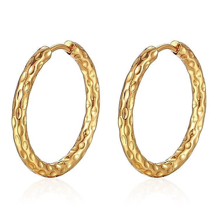 Brincos femininos redondos de aço titânio com design estelar, banhados a prata 18K, estilo simples.