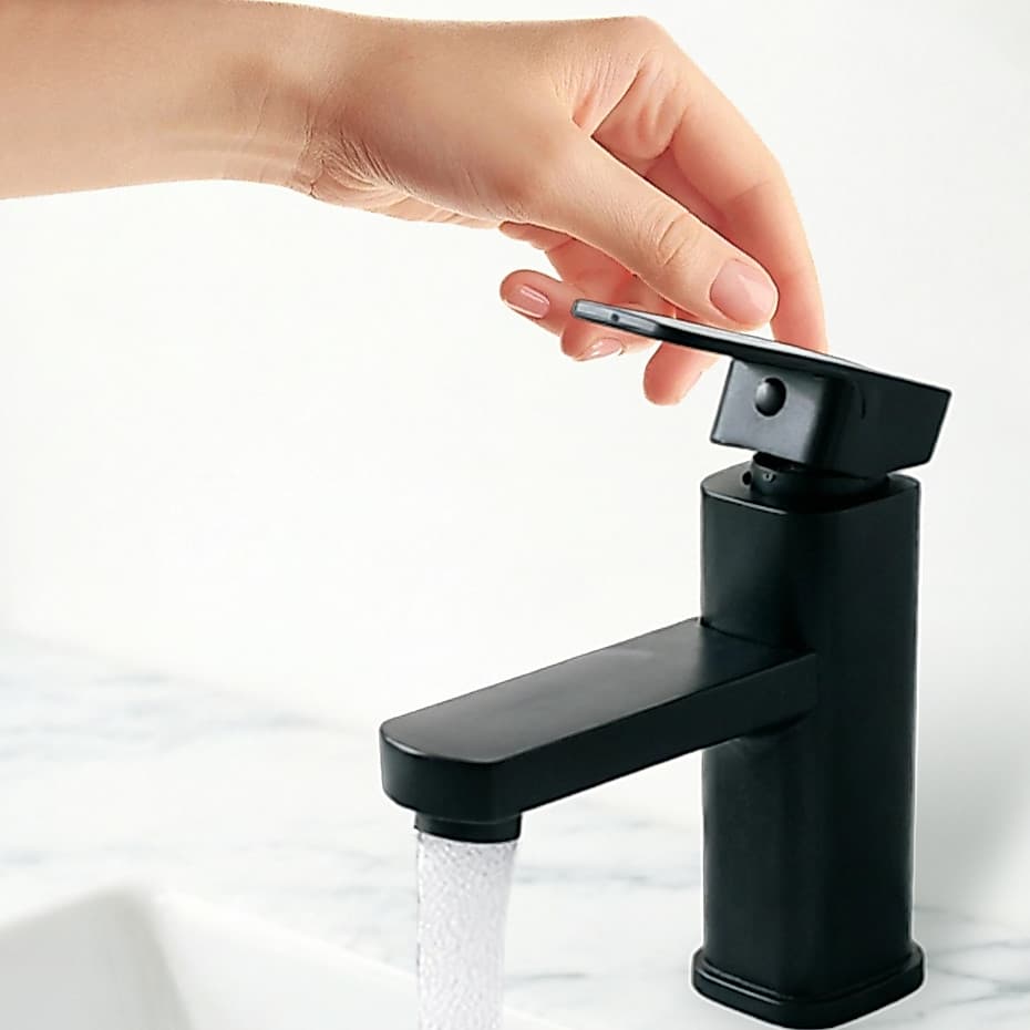 *Torneira Quadrada Preta/Prata Quente E Fria Torneira De Banheiro Torneira Para Cozinha Pia Furo ÚnicoVários modelos dis