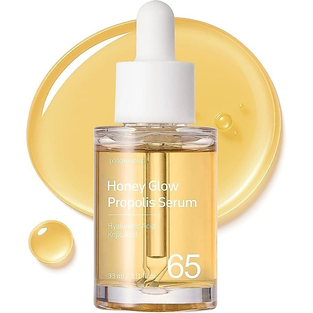 O Sérum Iluminador de Mel TOSOWOONG contém 65% de própolis, ácido hialurônico e ácido kójico. É um sérum facial hidratan