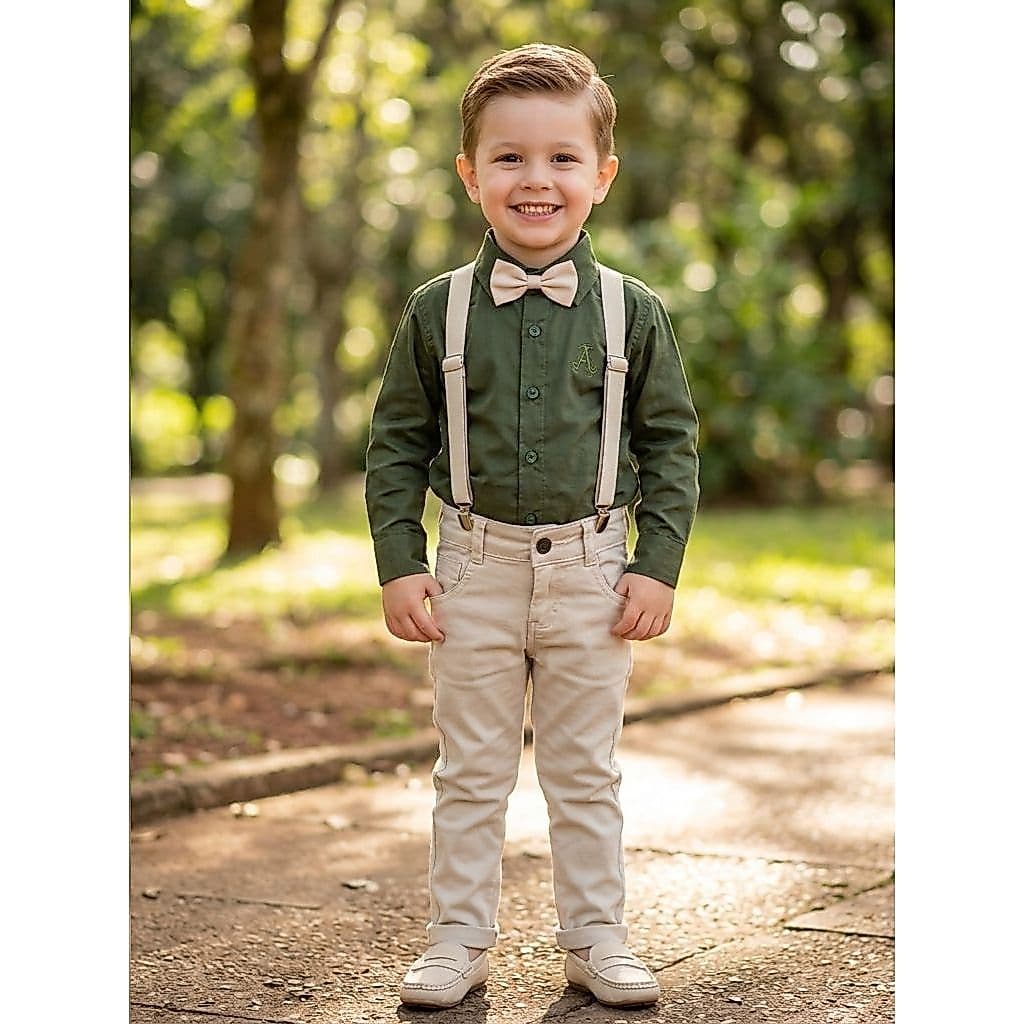 Calça Nude com Camisa Longa Verde Musgo e Kit Gravata e Suspensório Infantil