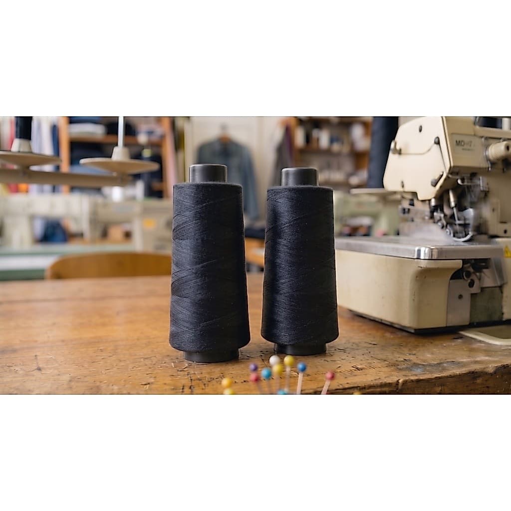 Kit 2 Cones de Fio Overlock Preto 300g – Perfeito para Malhas e Produção Contínua