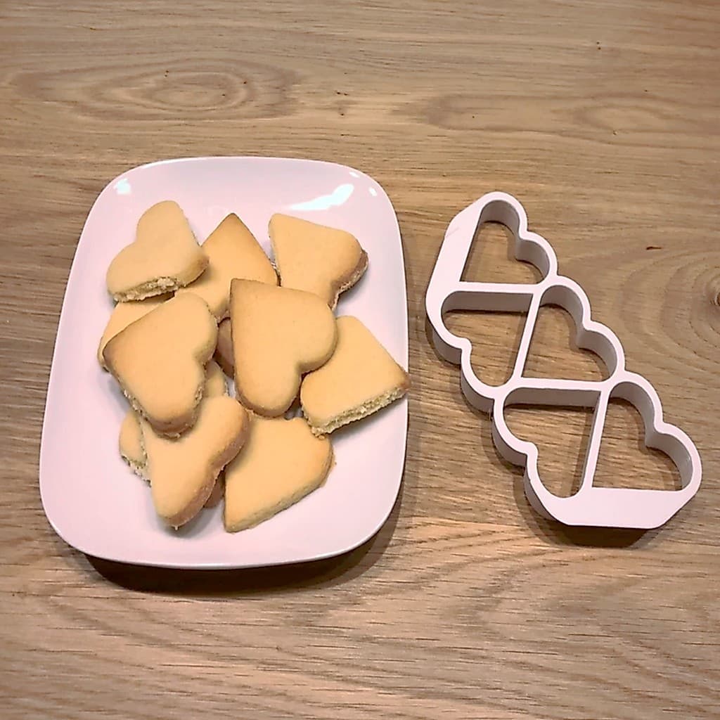 Cortador Molde Coração 5 em 1 Para Biscoito Biscuit Pasta Americana Confeitaria Artesanato - 13 cm X 6 cm
