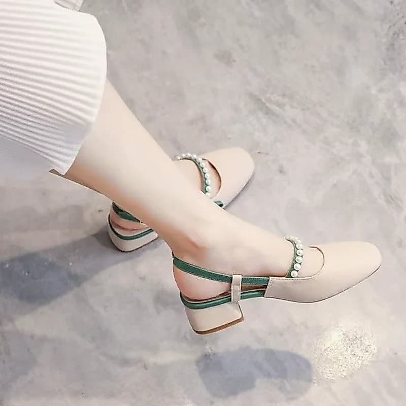 Sandálias Mary Jane Femininas Casuais e para Férias, Bicolor, Decoradas com Pérolas, com Tira no Tornozelo e Salto Bloco