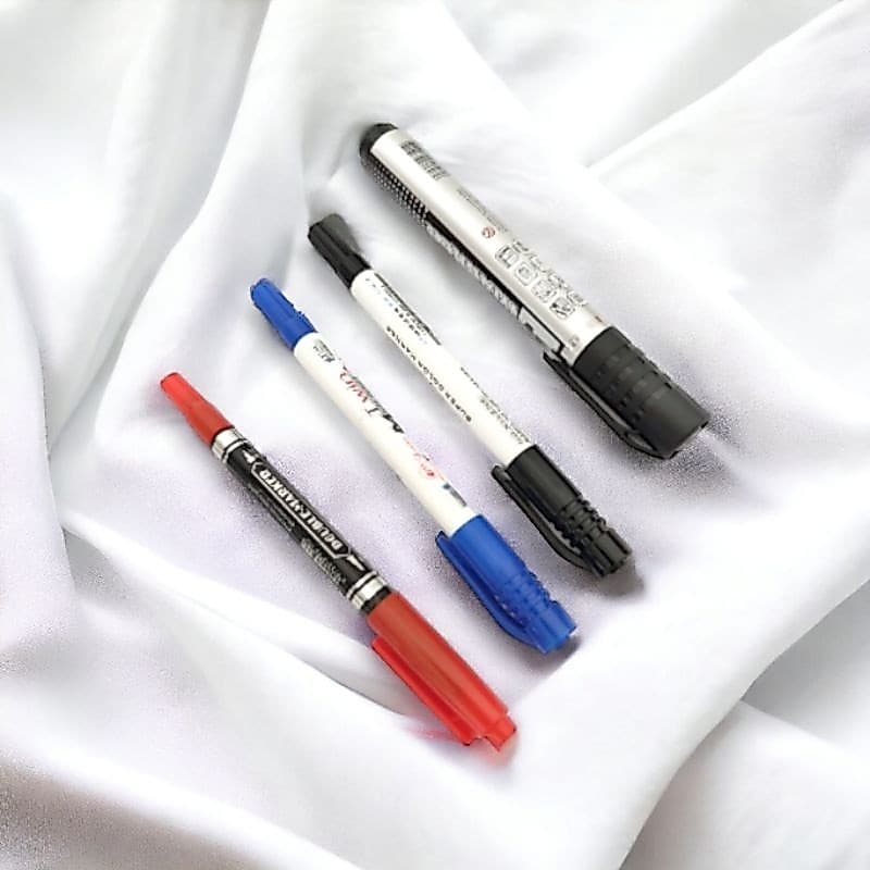 Marcador a prova d'agua permanente vermelho azul e preto 3 peças mais 1 canetão preto