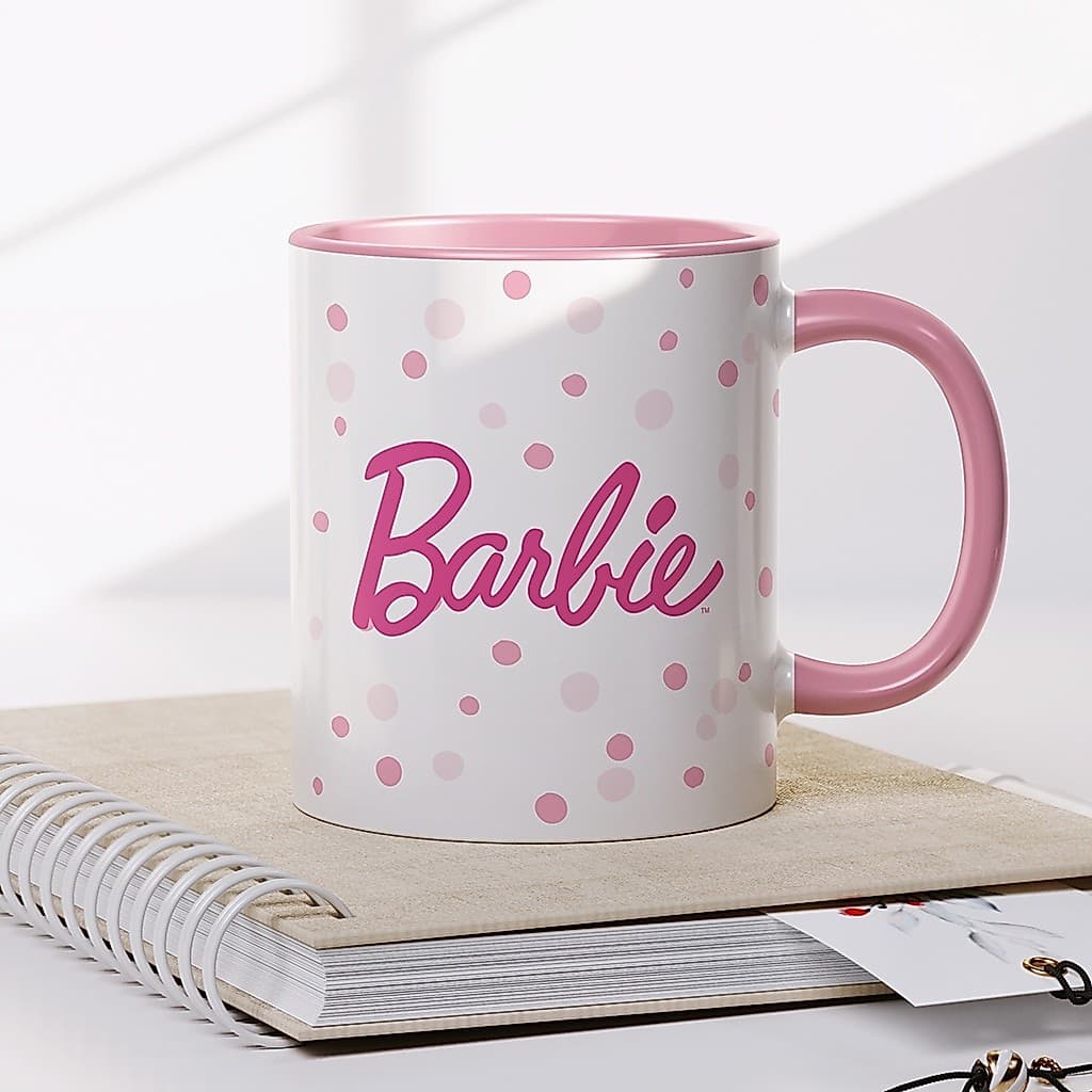 Caneca xícara cerâmica porcelana Barbie boneca com nome para presente