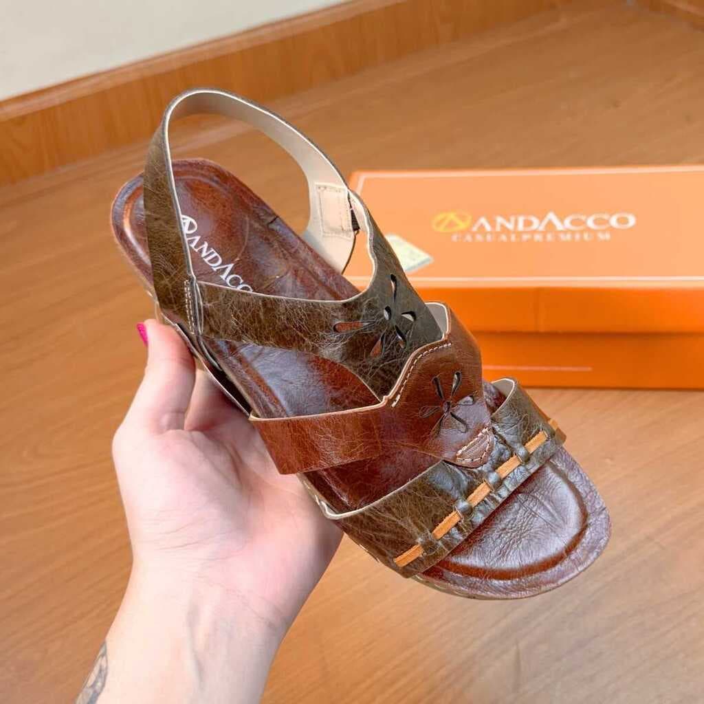 ANDACCO SANDALIA COURO LEGITIMO MODERNA ESTILOSA CONFORTAVEL REF 14290 MARROM