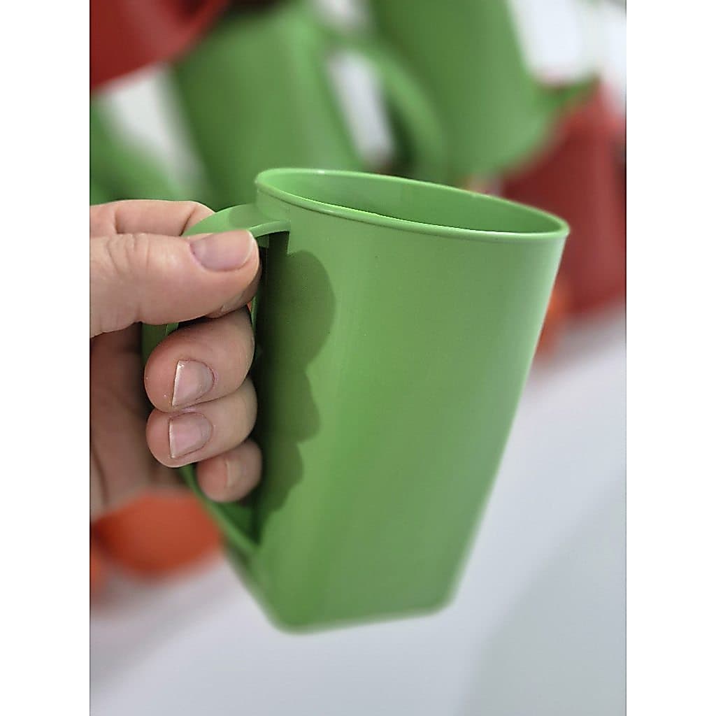 Caneca Kit 04un Caneca  plástica 450ml  para múltiplas utilidades.