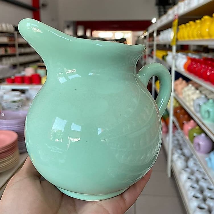 Leiteira Média Lisa Em Cerâmica 700ml Cores