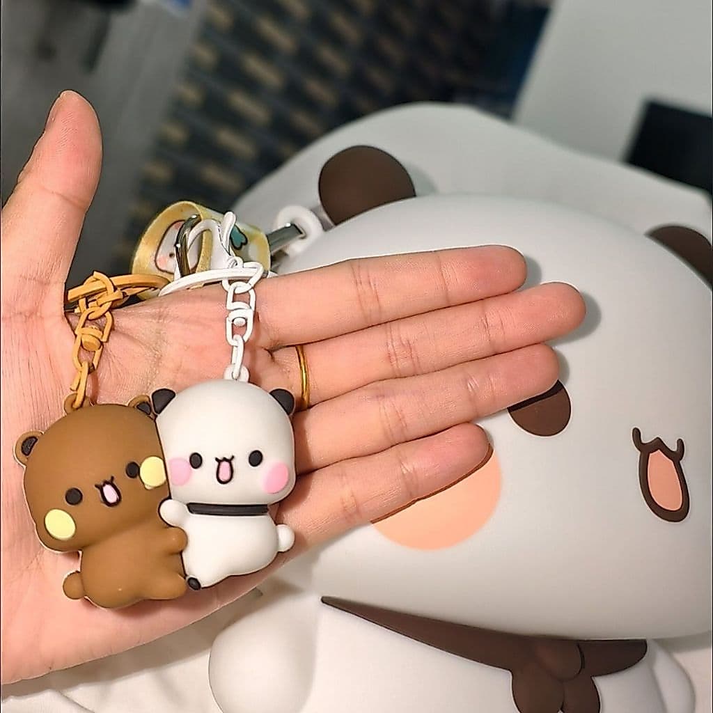 Um par de chaveiros magnéticos com pingentes de cachorro, adequados para mochilas V53K