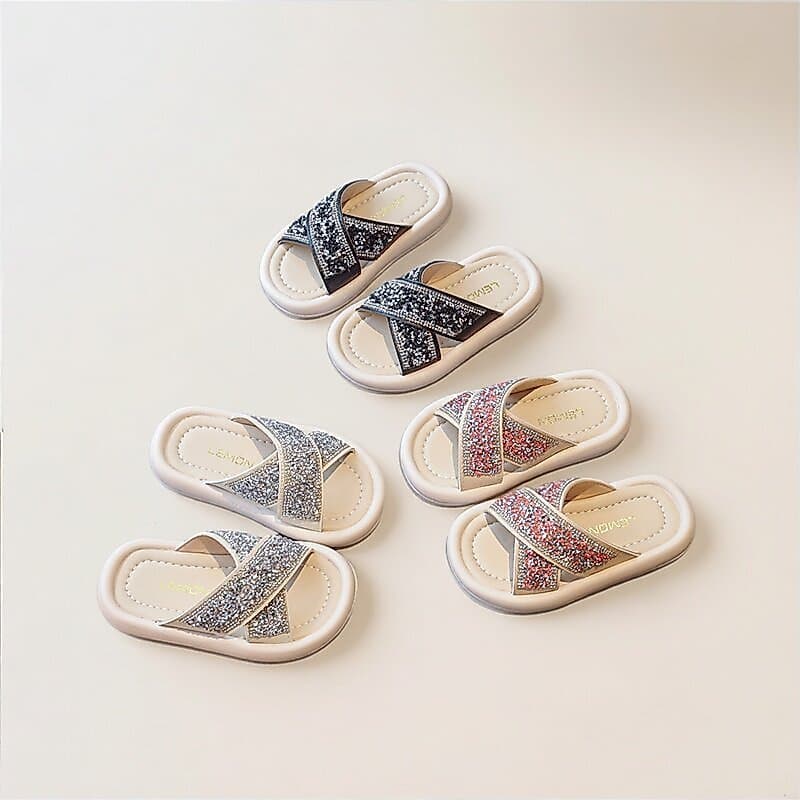 Meninas chinelos 2026 verão novo estilo moda strass princesa sapatos exterior usar sola macia versão coreana Anti-desliz