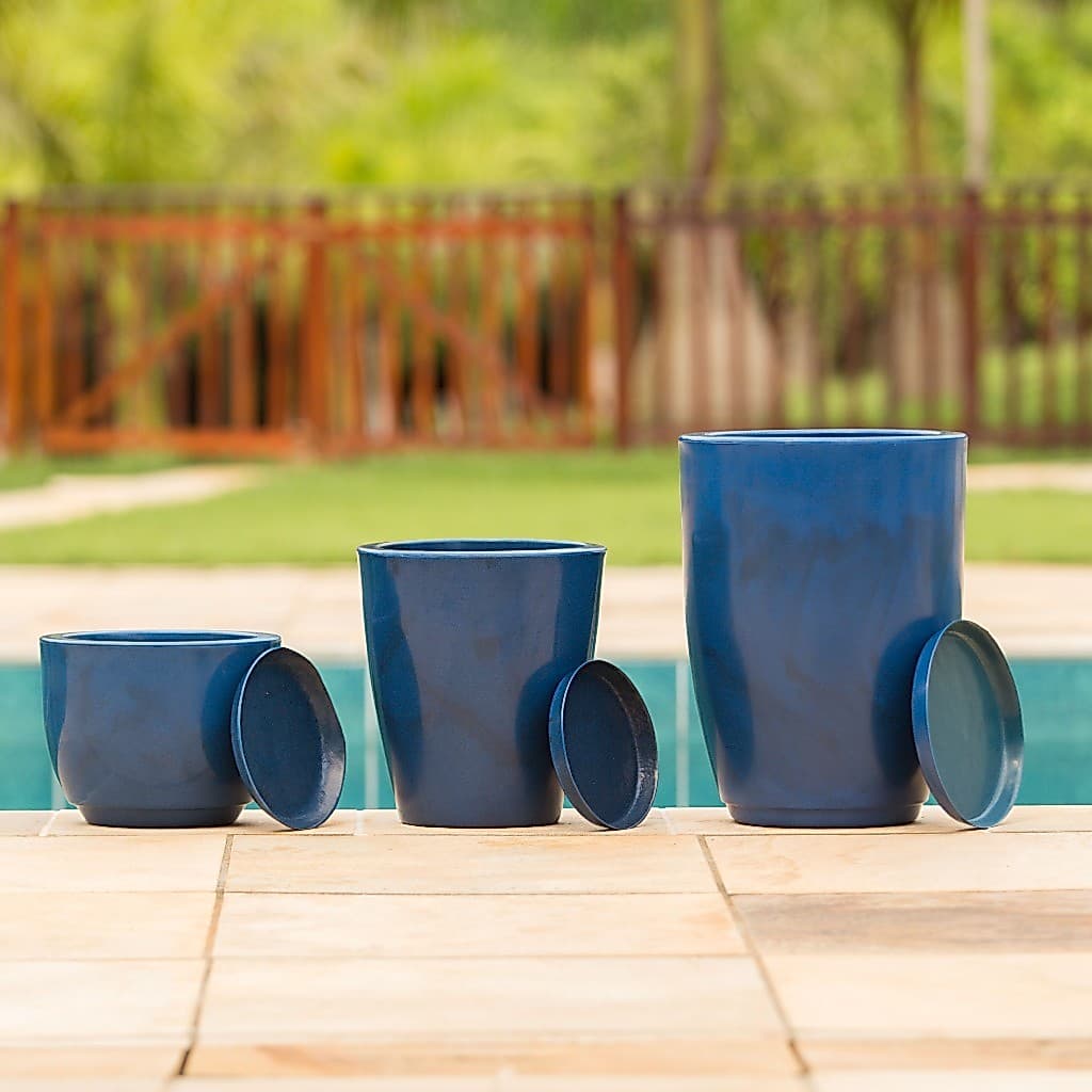 Kit 3 Vasos Decorativos para Plantas Modernos em Polietileno Coluna Cone Liso Luxo N°1 e N°2  + Bojo N°1 Com Pratos