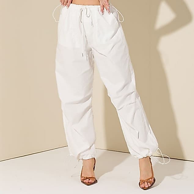 Calça Jogger Street Feminina Ampla Bolsos Funcionais Cintura e Bainha com Elástico