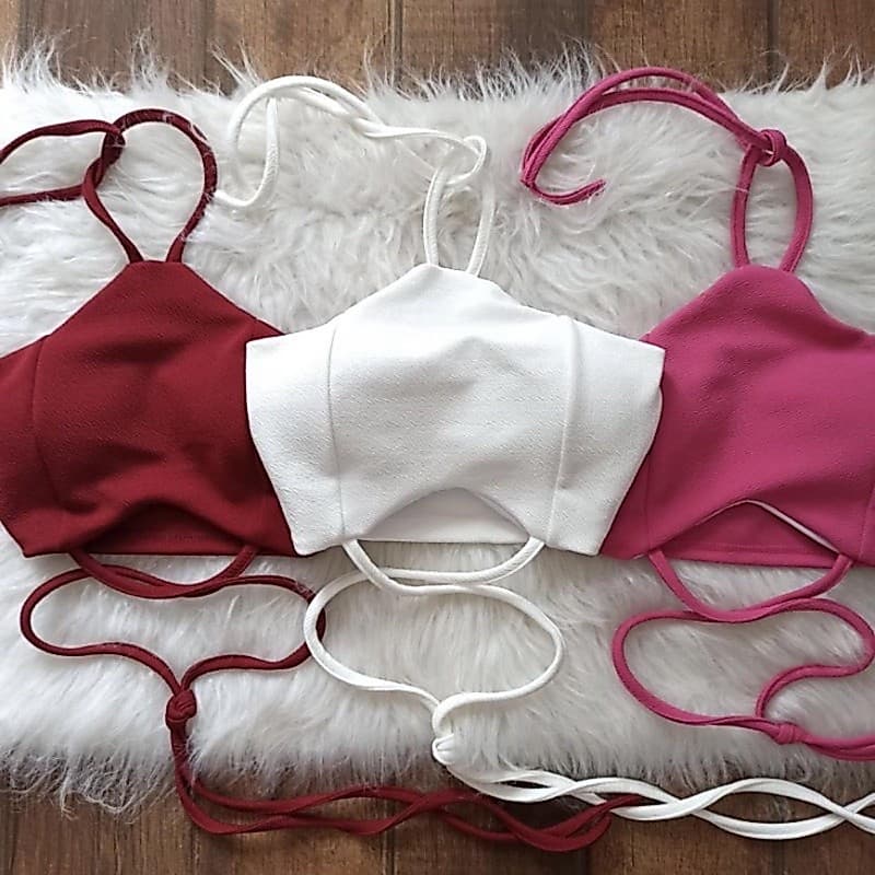 Cropped Tira Amarrações Com Bojo / Top Tira Amarrações/ Moda Blogueira/ Verao