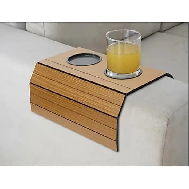 Esteira para braço de sofá com porta copos lisa caramelo