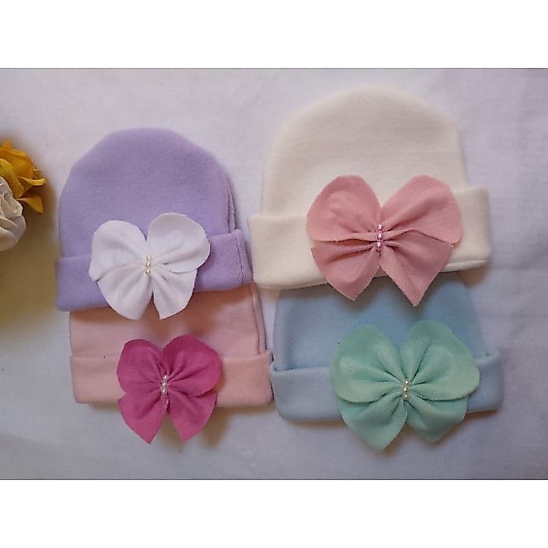 Touca de Bebê Inverno Soft Quentinha com Laço e Pérola Recém-Nascido Enxoval, branco e rosa