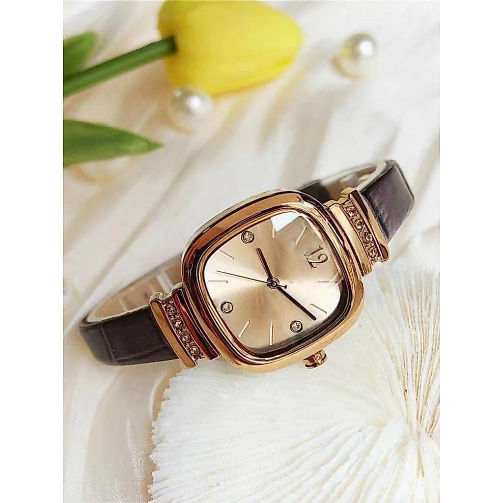 relogio feminino relogio feminino pequeno delicado 2024 novo estilo relógio feminino pequeno cubo açúcar luz luxo All-Ma
