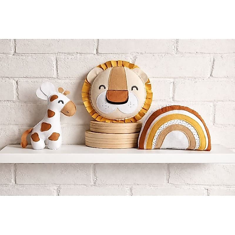 Almofada safari leão, girafa e arco-íris, decoração quarto de bebê, festa