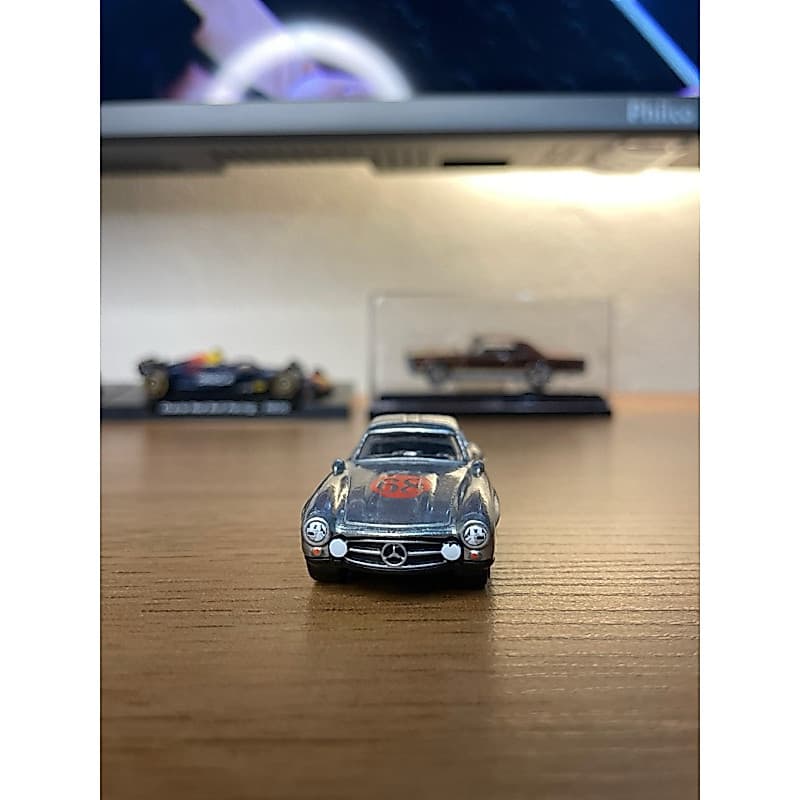 Miniatura Mercedes-Benz 300 SL ZAMAC Hot Wheels - Exclusivo pack Replay the Classics Comemoração 80 Anos Mattel - Loose
