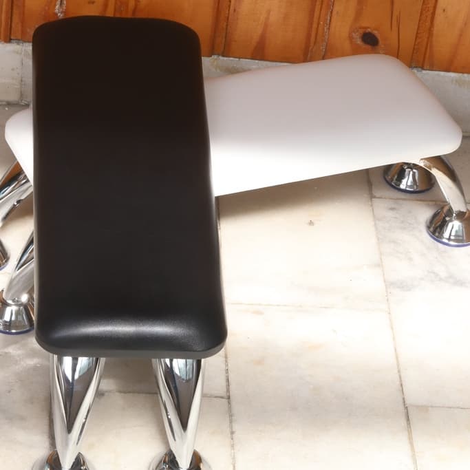 Apoio de Mão Punho Acolchoado de Couro Com Pés Cromado D&Z