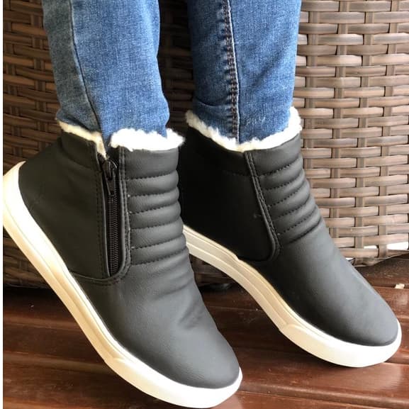 Bota cano curto Feminina Peluciada Inverno