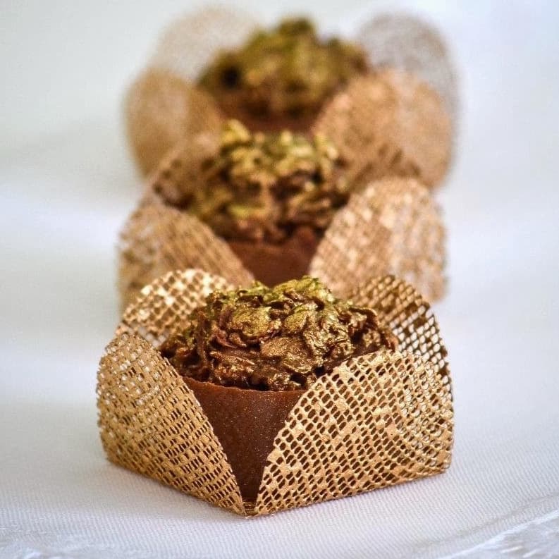 50 Forminhas PÉTALA TELA ESCÓCIA Doces Finos Aniversário Casamento | Diversas Cores