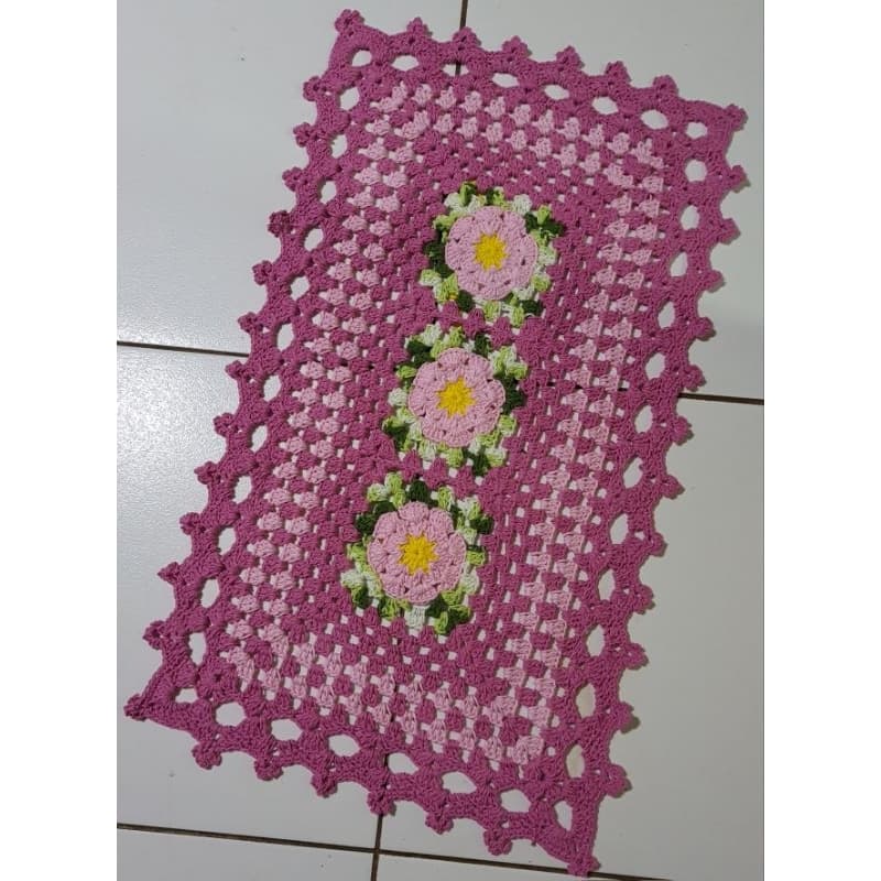 Tapete em croche retangular p/ quarto/cozinha/sala/banheiros/porta de entrada (89cmx53cm)