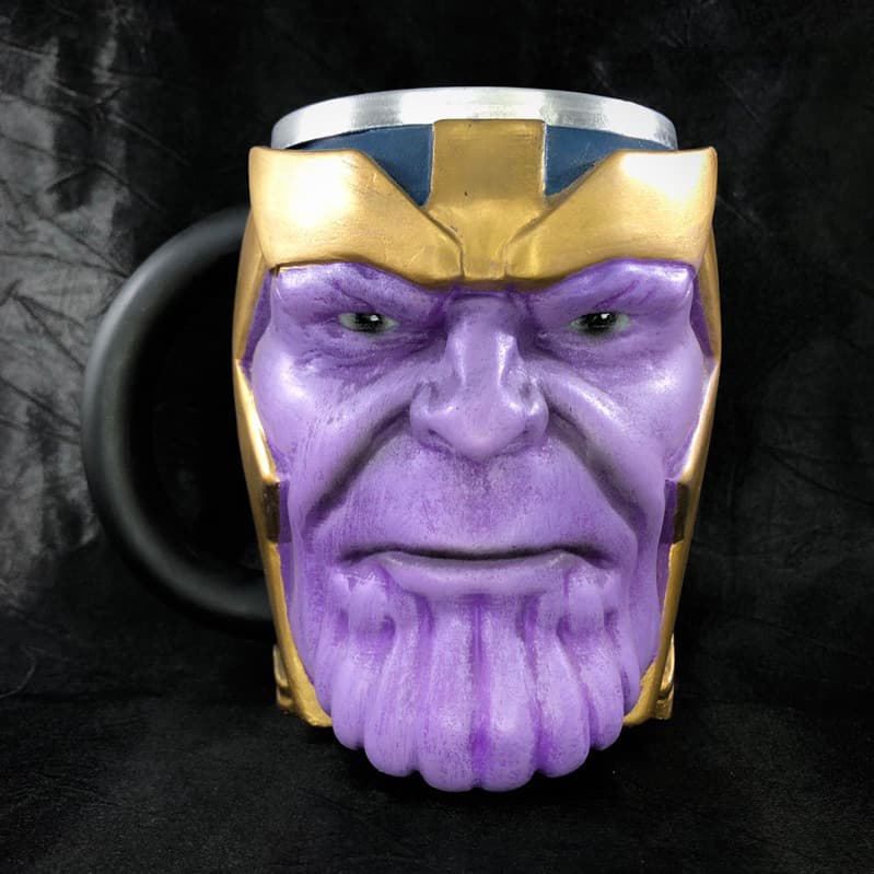 Caneca/Copo Thanos Guerra Infinita Vingadores 3D Resina Vilão Marvel