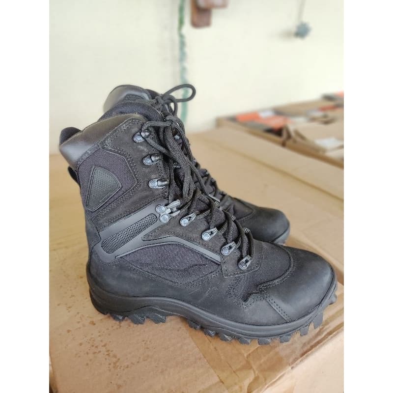 Bota tática INVICTUS AMPHIBIAM 2 DRY IMPERMEÁVEL- preta e desert.