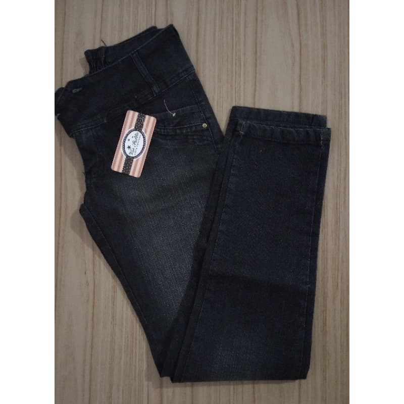 Calça Jeans preta Adulto Feminina com elastico atrás/ com elastano/ tamanho 40- NOVA