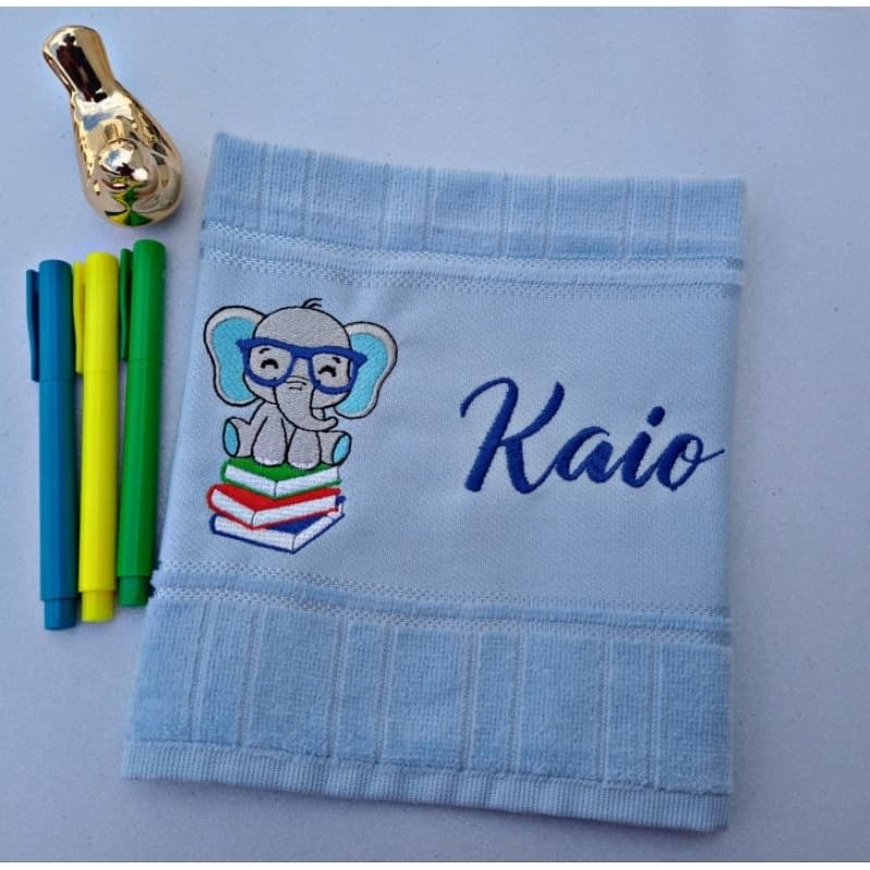 Toalha Bordada Personalizada  do Elefante Infantil  Voltas Aulas Menina e Menino.
