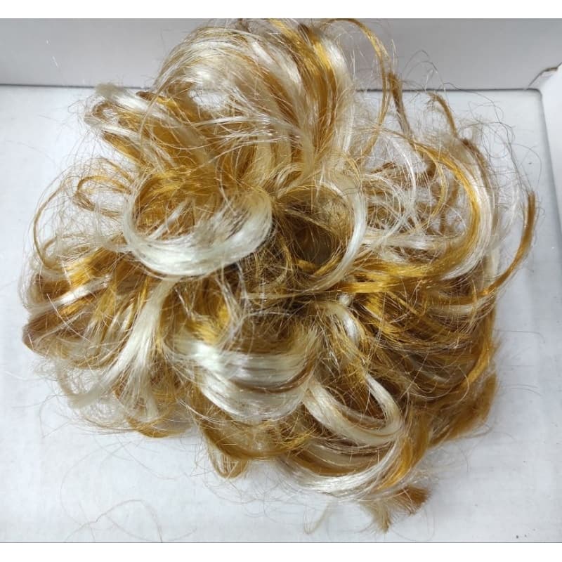 rabicó de cabelo sintético loiro