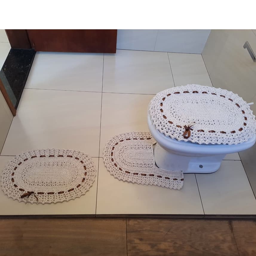 Jogo de Tapetes para Banheiro em Crochê com Fita - 3 pçs