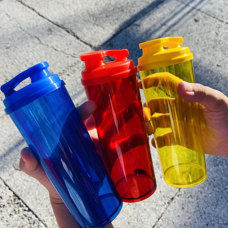 kit 12 unidades de copo long drink cristal com tampa squeeze 330ml
