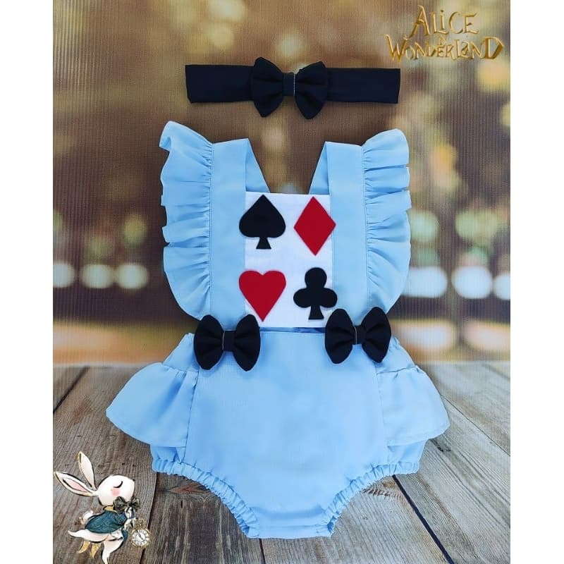 jardineira temática Alice vestido romper  Alice no país das maravilhas