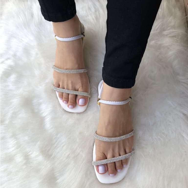Rasteirinha Delicada Strass Confortável Numero Especial Sandalia Tamanho Grande Blogueira Rasteira