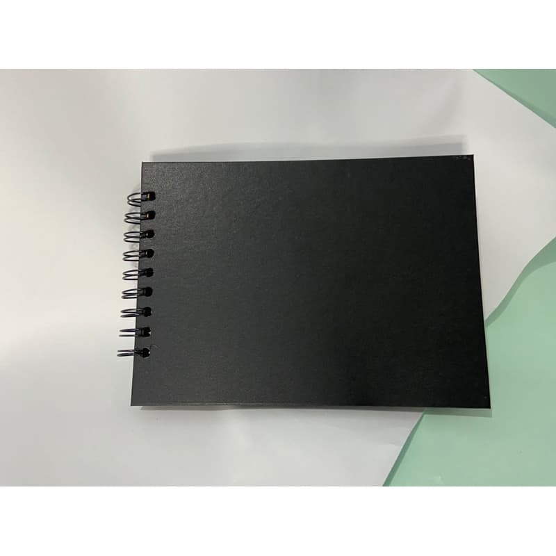 Caderno Scrapbook A5 folhas Capa Preta - Folhas Pretas 180g / Furação Redonda