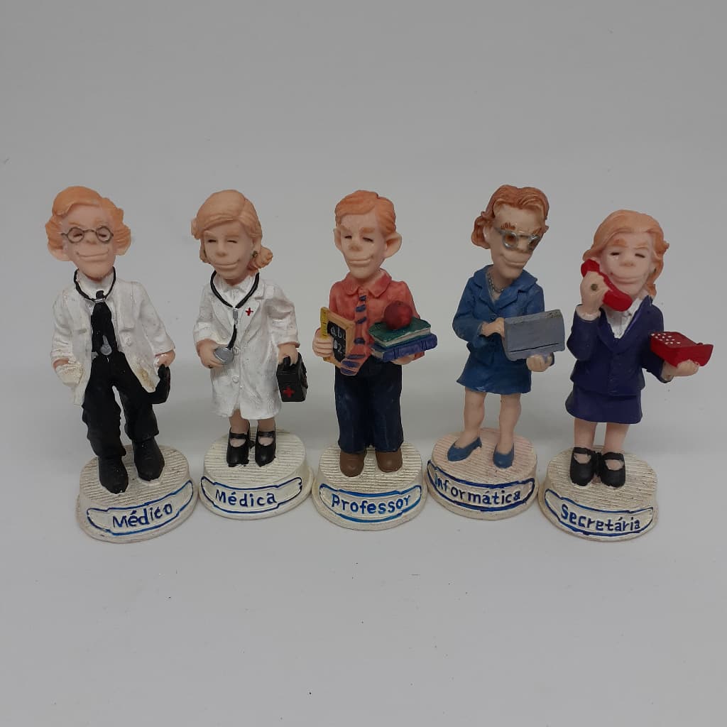 QUEIMA DE ESTOQUE! Bonecos Profissões em Resina: Secretária, Avô, Padre, Engenheira, Mecânico, Dentista e Formanda.