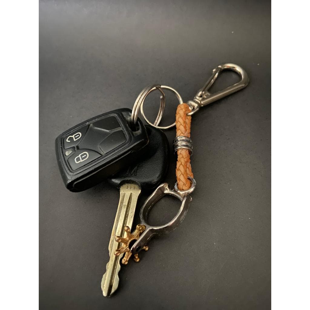 Chaveiro Couro Luxo com Gancho e Argola de Metal Automotivo Diversos Modelos